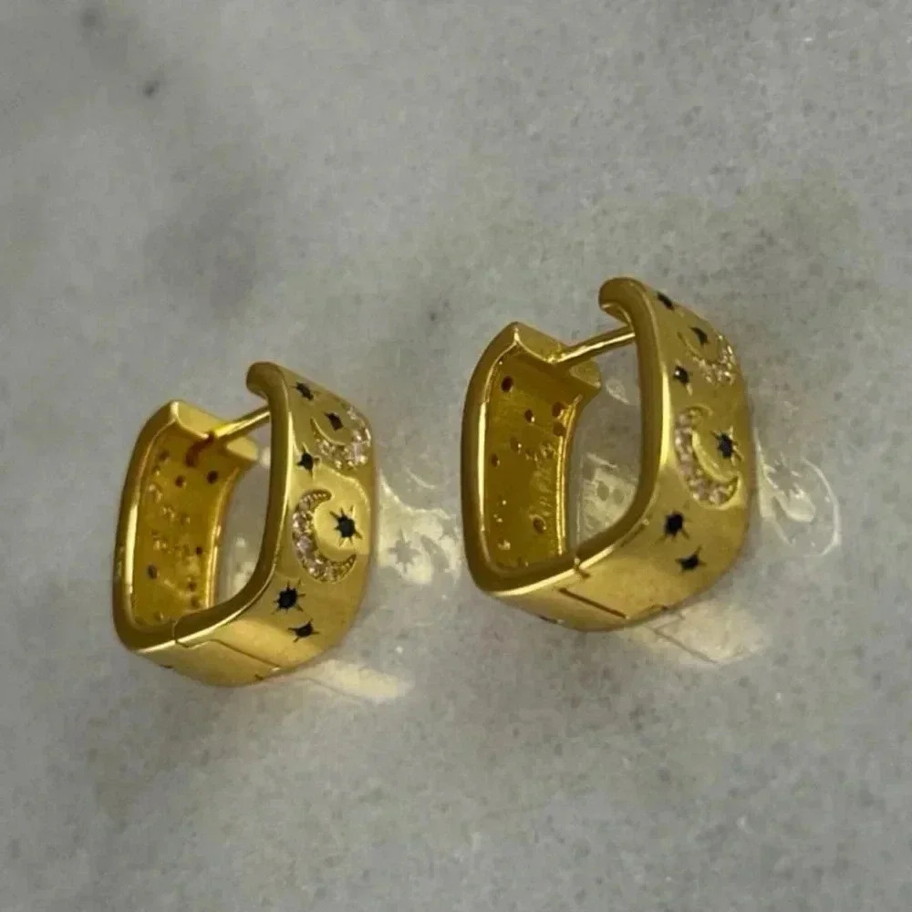 Gold Chunky Oval Moon Star Crystal Huggie Hoop Earrings 

Brand New - Picture 3 of 5